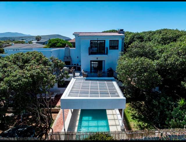 5 BEDROOM PROPERTY TO RENT IN SANDBAAI
